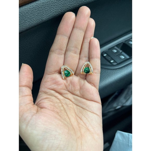 Green studs earrings small crystal Rhinestone Round Crystal green gold emerald - Picture 1 of 6